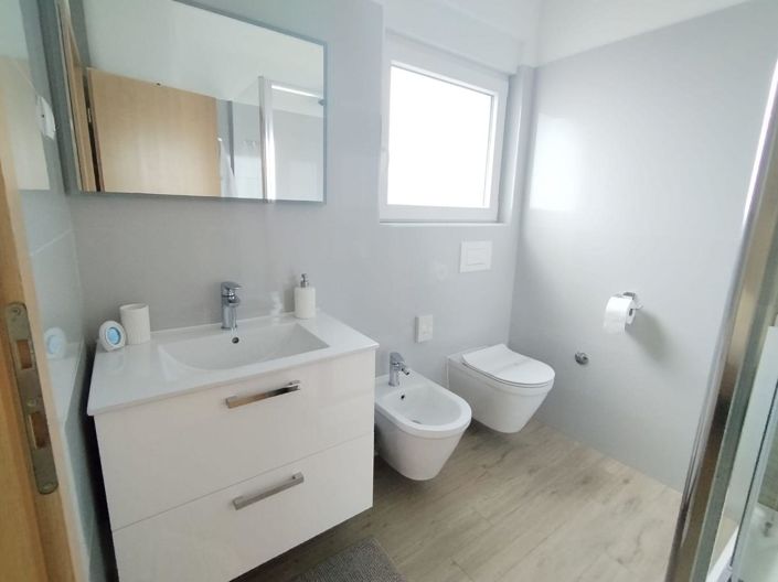 Image No.25-3 Bed Property for sale