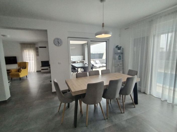 Image No.9-3 Bed Property for sale