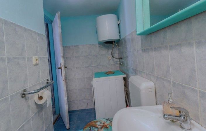 Image No.13-1 Bed Property for sale