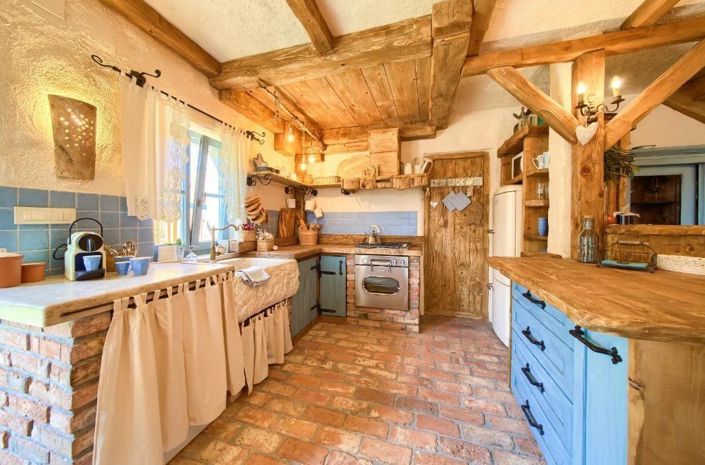 Image No.18-4 Bed Property for sale