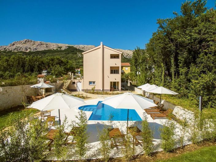 Image No.1-9 Bed Property for sale