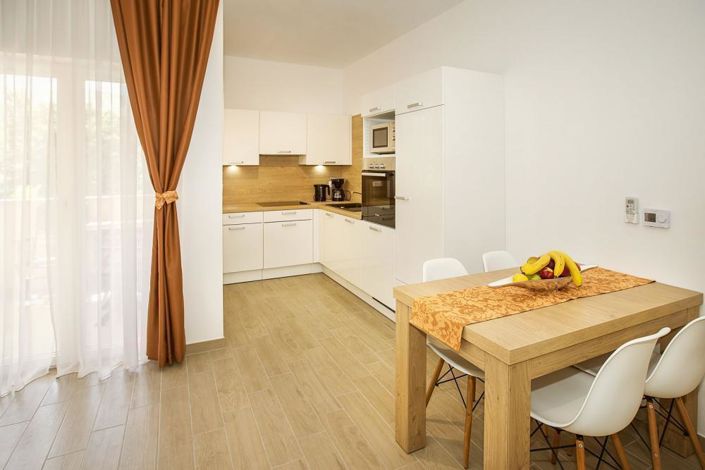 Image No.8-9 Bed Property for sale