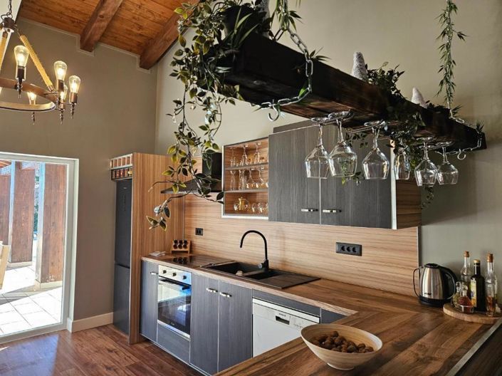 Image No.10-3 Bed Property for sale