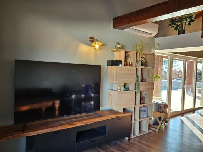 Image No.17-3 Bed Property for sale