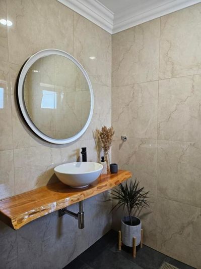 Image No.24-3 Bed Property for sale