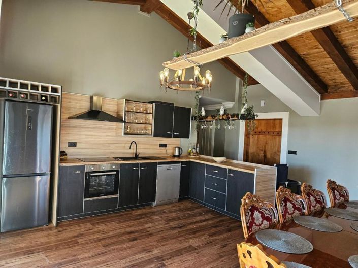 Image No.9-3 Bed Property for sale