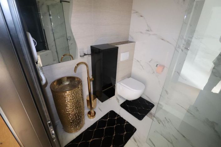 Image No.23-4 Bed Property for sale