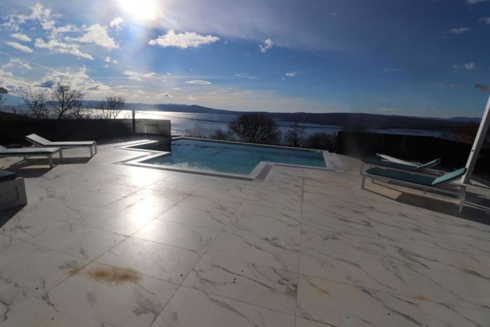 Image No.7-4 Bed Property for sale