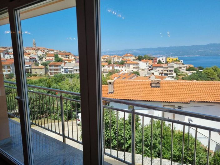 Image No.5-9 Bed Property for sale