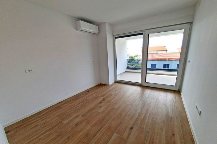 Image No.13-3 Bed Property for sale