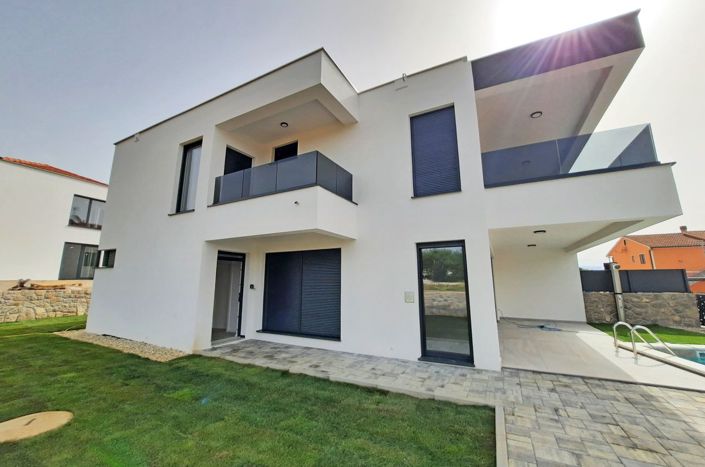 Image No.3-3 Bed Property for sale