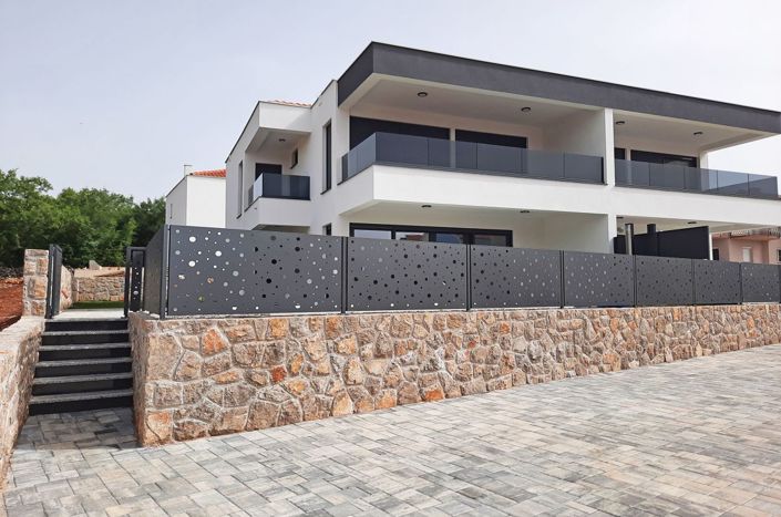 Image No.6-3 Bed Property for sale