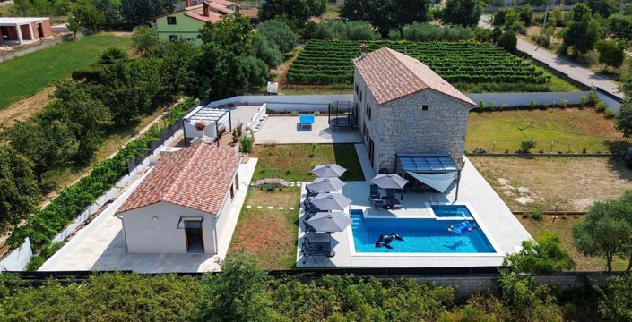 Image No.1-4 Bed Property for sale