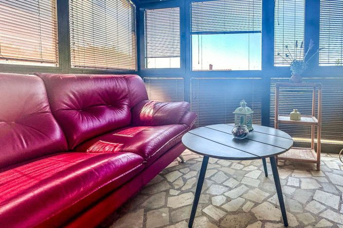 Image No.23-7 Bed Property for sale