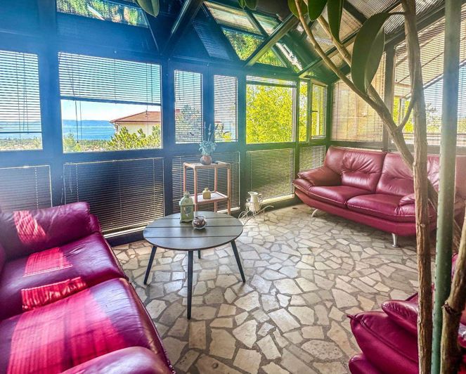 Image No.24-7 Bed Property for sale