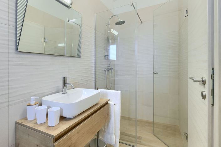 Image No.18-4 Bed Property for sale