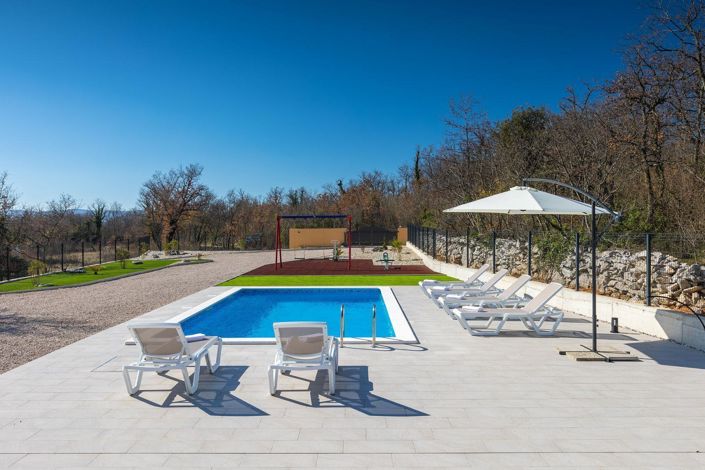 Image No.2-4 Bed Property for sale