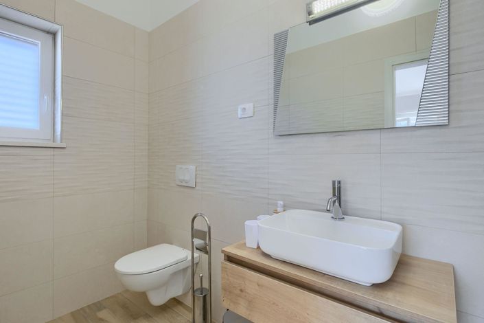 Image No.21-4 Bed Property for sale