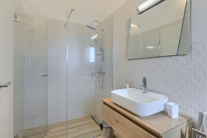 Image No.25-4 Bed Property for sale