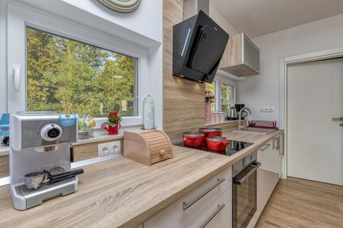 Image No.15-4 Bed Property for sale