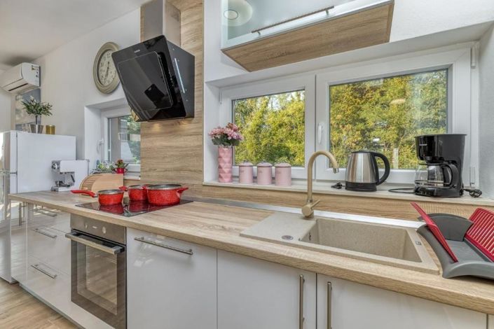 Image No.17-4 Bed Property for sale