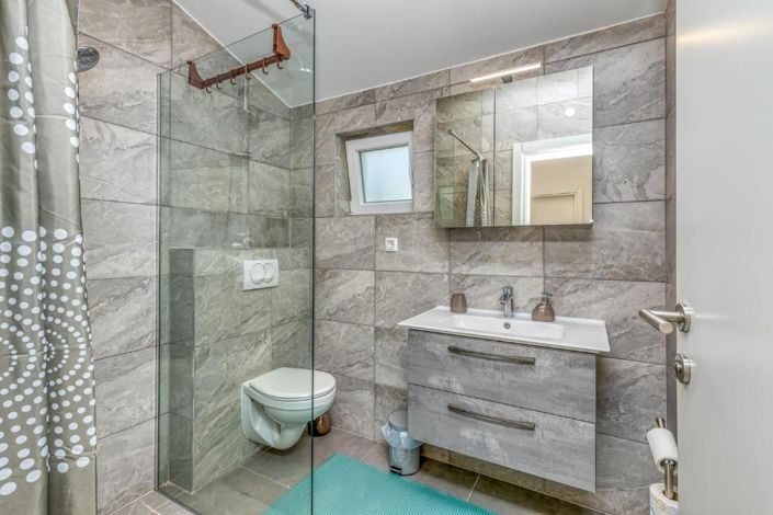 Image No.18-4 Bed Property for sale