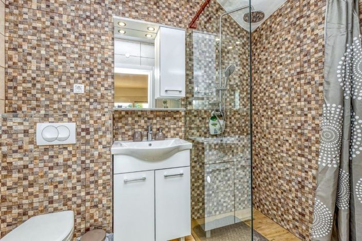 Image No.19-4 Bed Property for sale