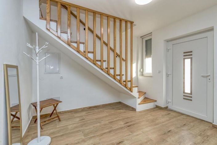 Image No.22-4 Bed Property for sale