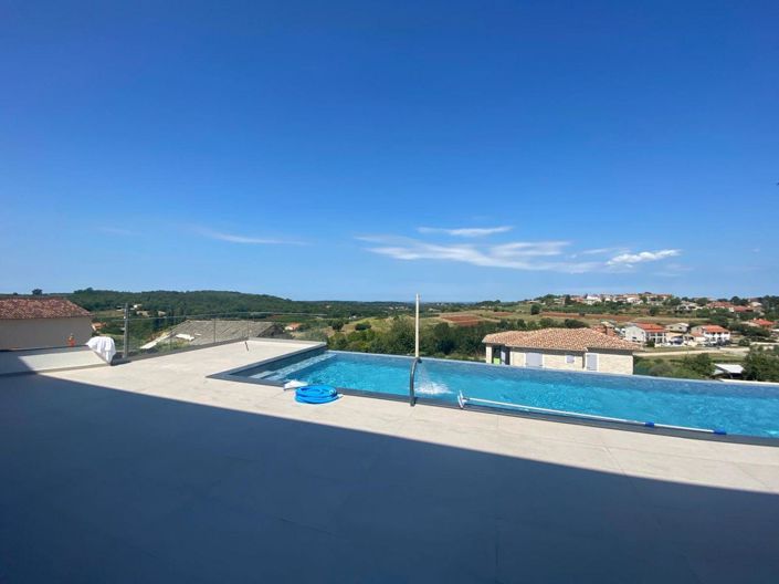 Image No.5-4 Bed Property for sale