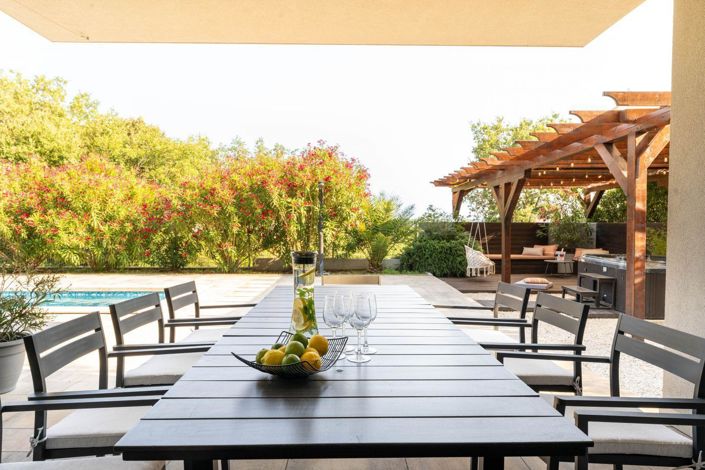 Image No.12-5 Bed Property for sale