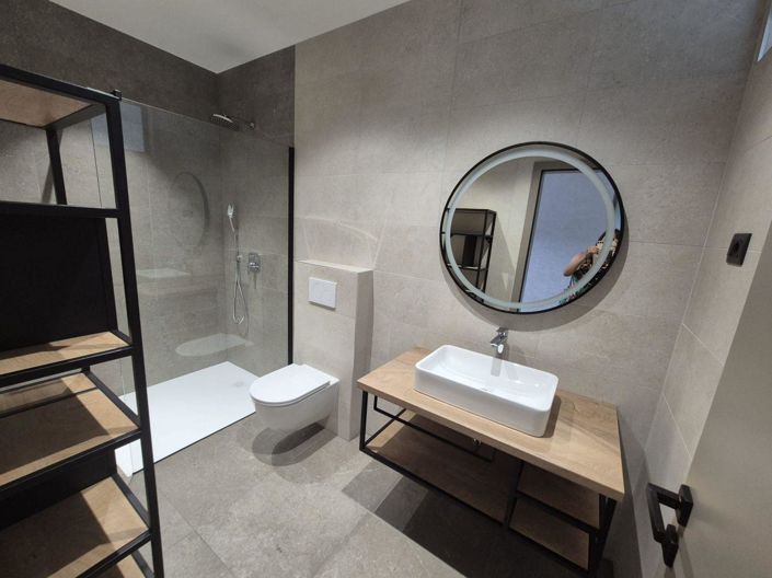 Image No.21-3 Bed Property for sale