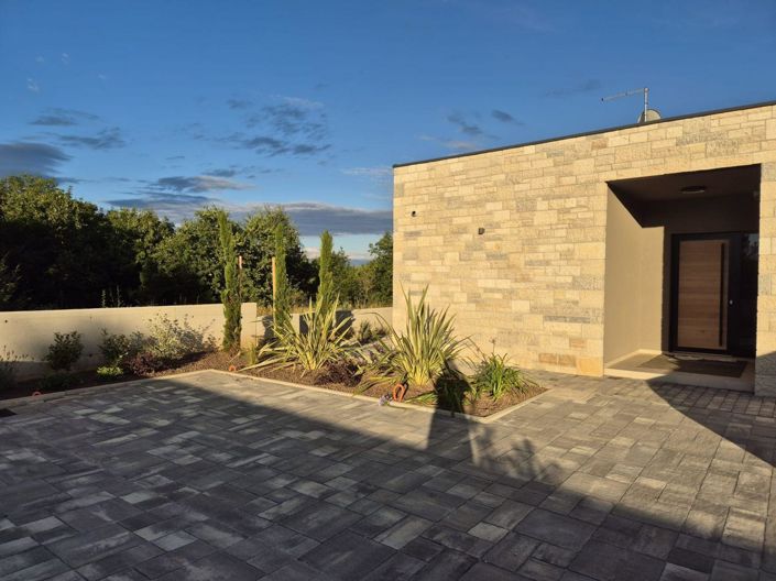 Image No.4-3 Bed Property for sale