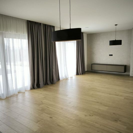 Image No.5-3 Bed Property for sale