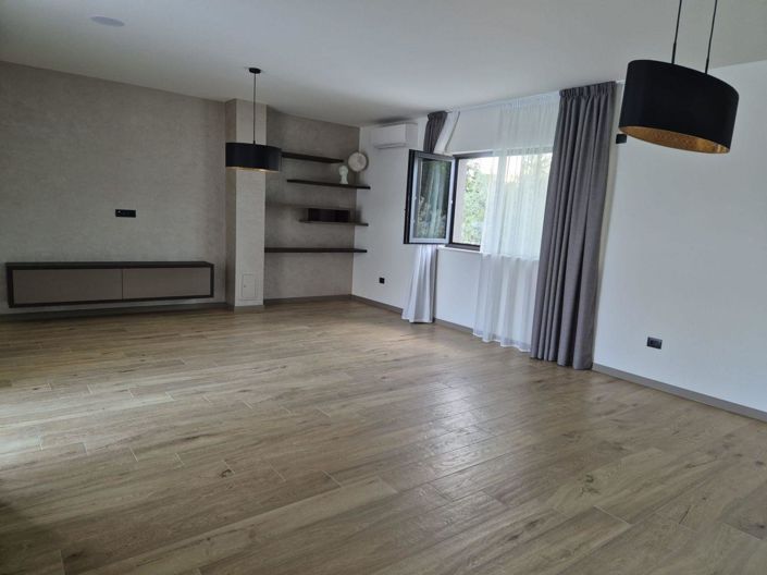 Image No.6-3 Bed Property for sale