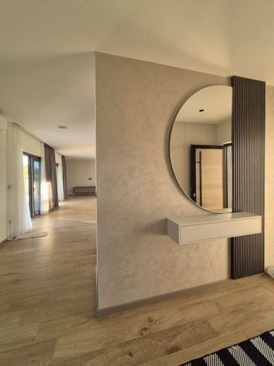 Image No.8-3 Bed Property for sale