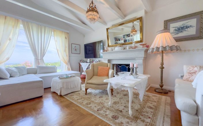 Image No.13-3 Bed Property for sale