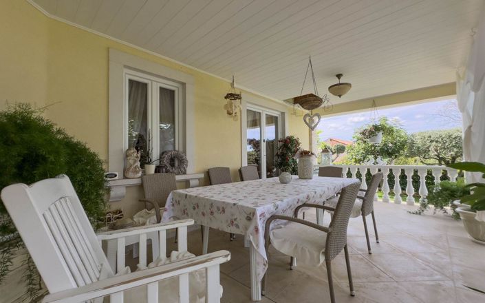 Image No.22-3 Bed Property for sale