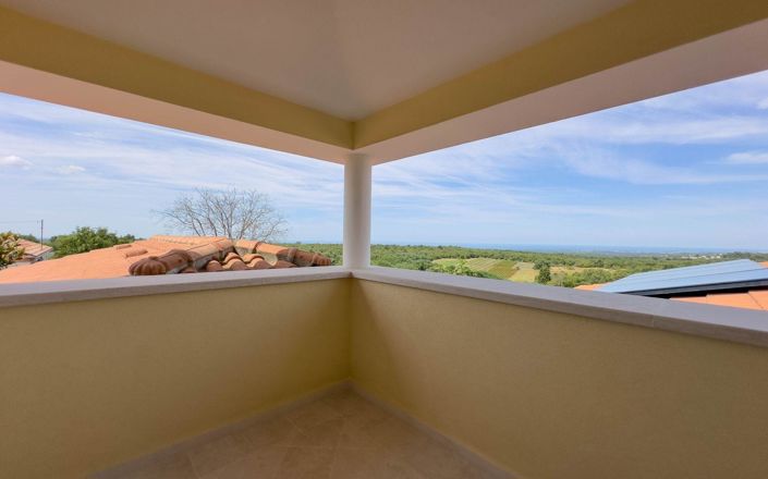 Image No.5-3 Bed Property for sale