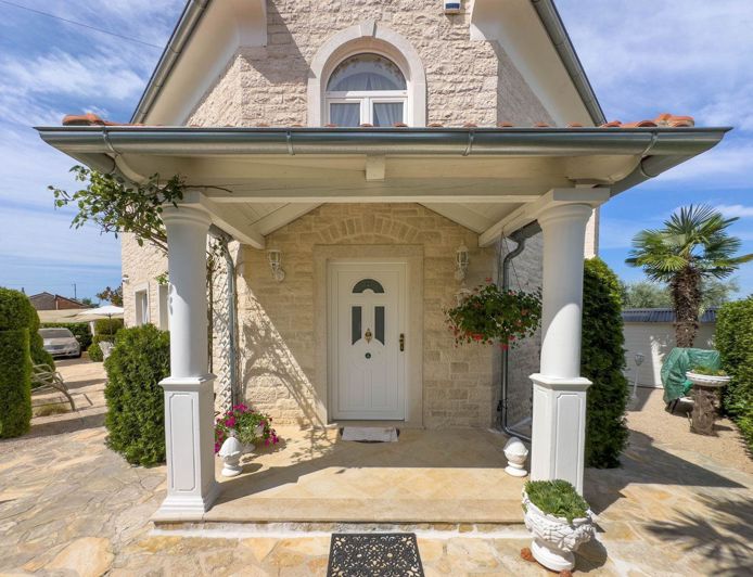 Image No.6-3 Bed Property for sale