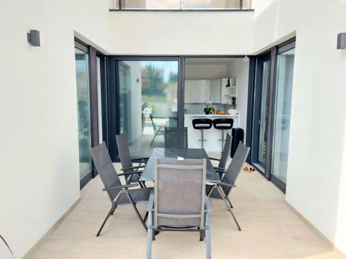 Image No.6-6 Bed Property for sale