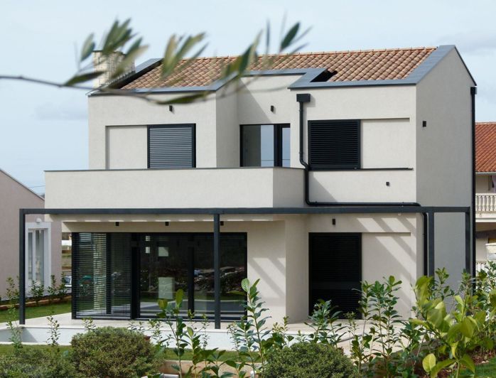 Image No.1-4 Bed Property for sale