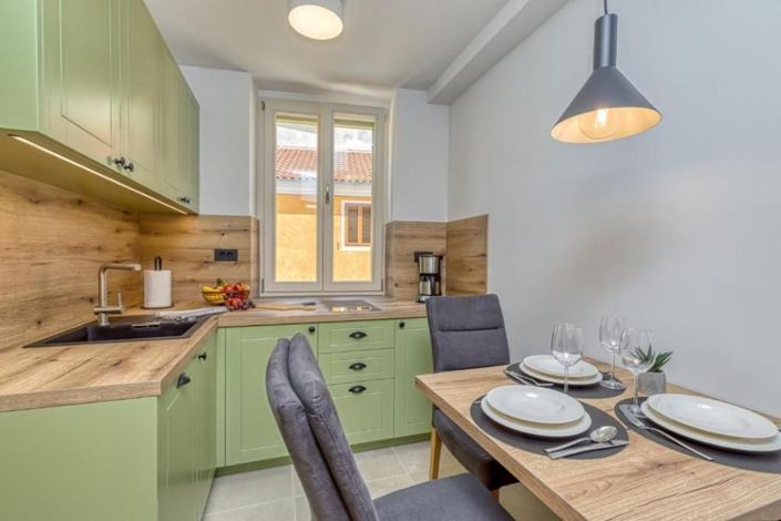 Image No.15-3 Bed Property for sale