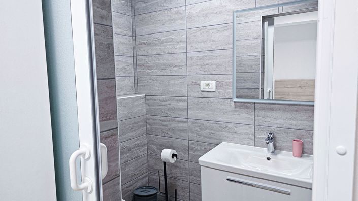 Image No.25-5 Bed Property for sale