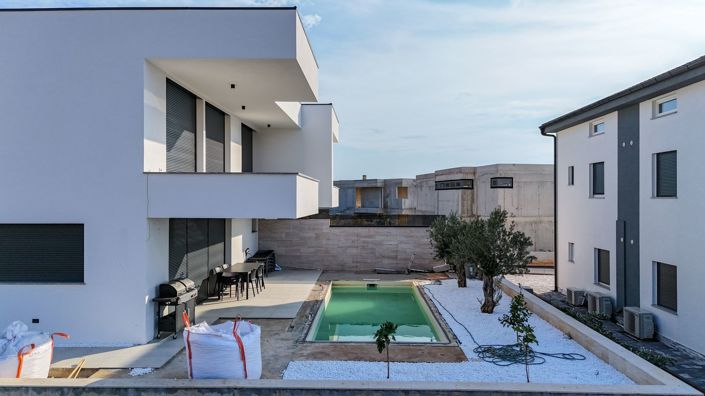 Image No.1-3 Bed Property for sale