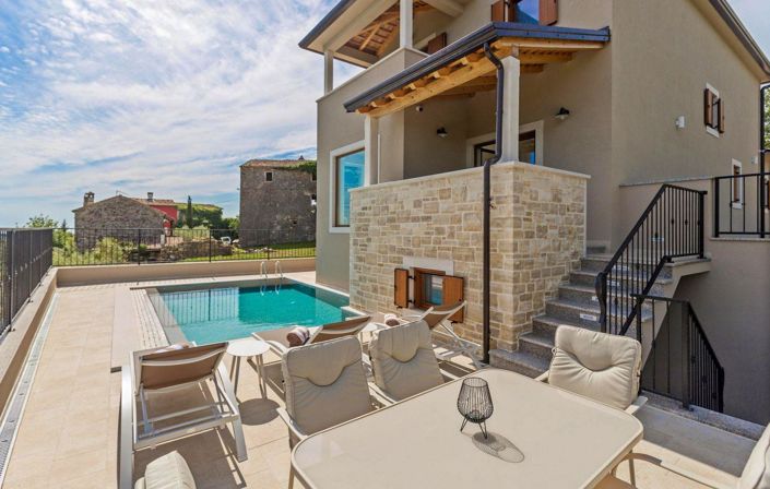 Image No.7-3 Bed Property for sale