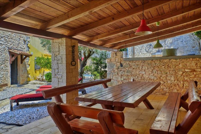 Image No.9-5 Bed Property for sale