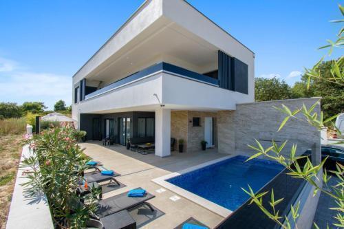 Image No.2-3 Bed Property for sale