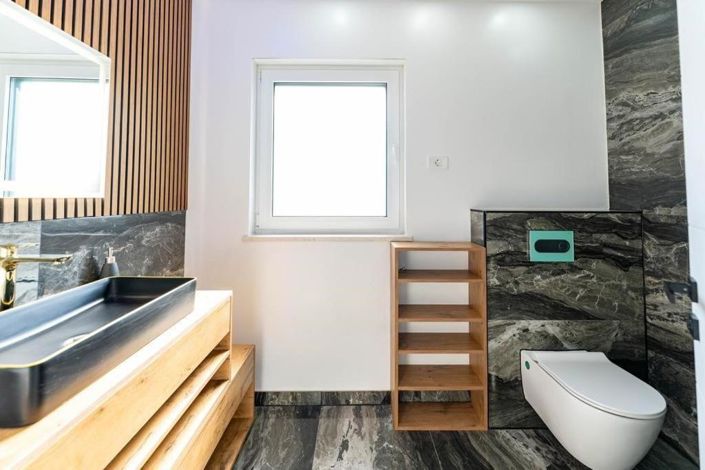 Image No.25-3 Bed Property for sale