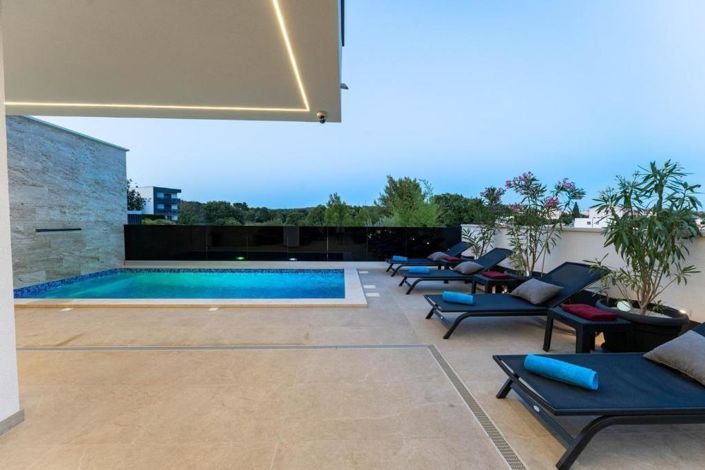 Image No.6-3 Bed Property for sale