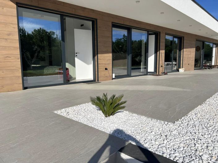 Image No.3-5 Bed Property for sale